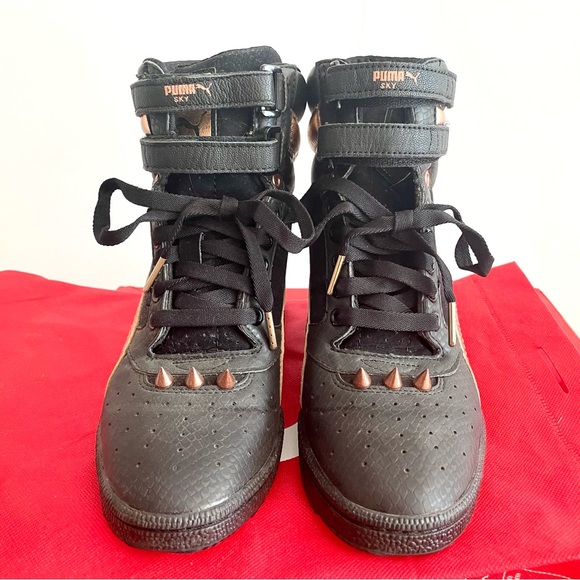 Puma Womens Sport Lifestyle Hidden Wedge Sneaker with Gold Spikes Black and Gold - Picture 10 of 12